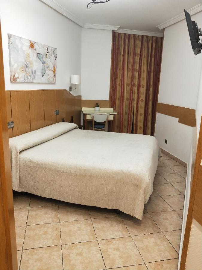 Hostal Maria Ronda Madrid Kültér fotó